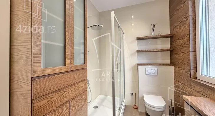 Petosoban stan | 4zida