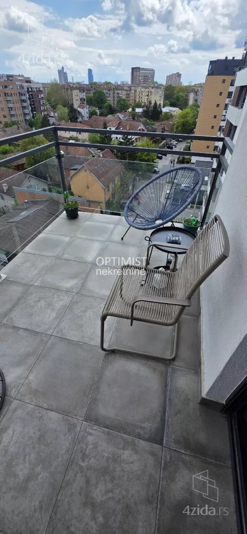 Troiposoban stan | 4zida