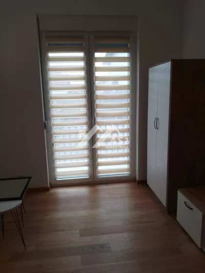 Ljubice Ravasi | 4zida.rs