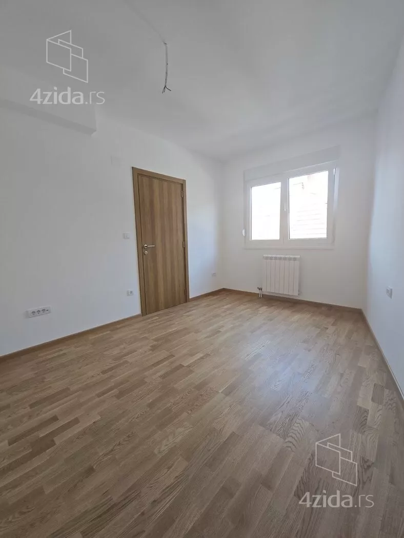 Četvoroiposoban stan | 4zida