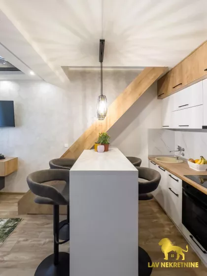 KOSANČIĆ IVANA | 4zida.rs