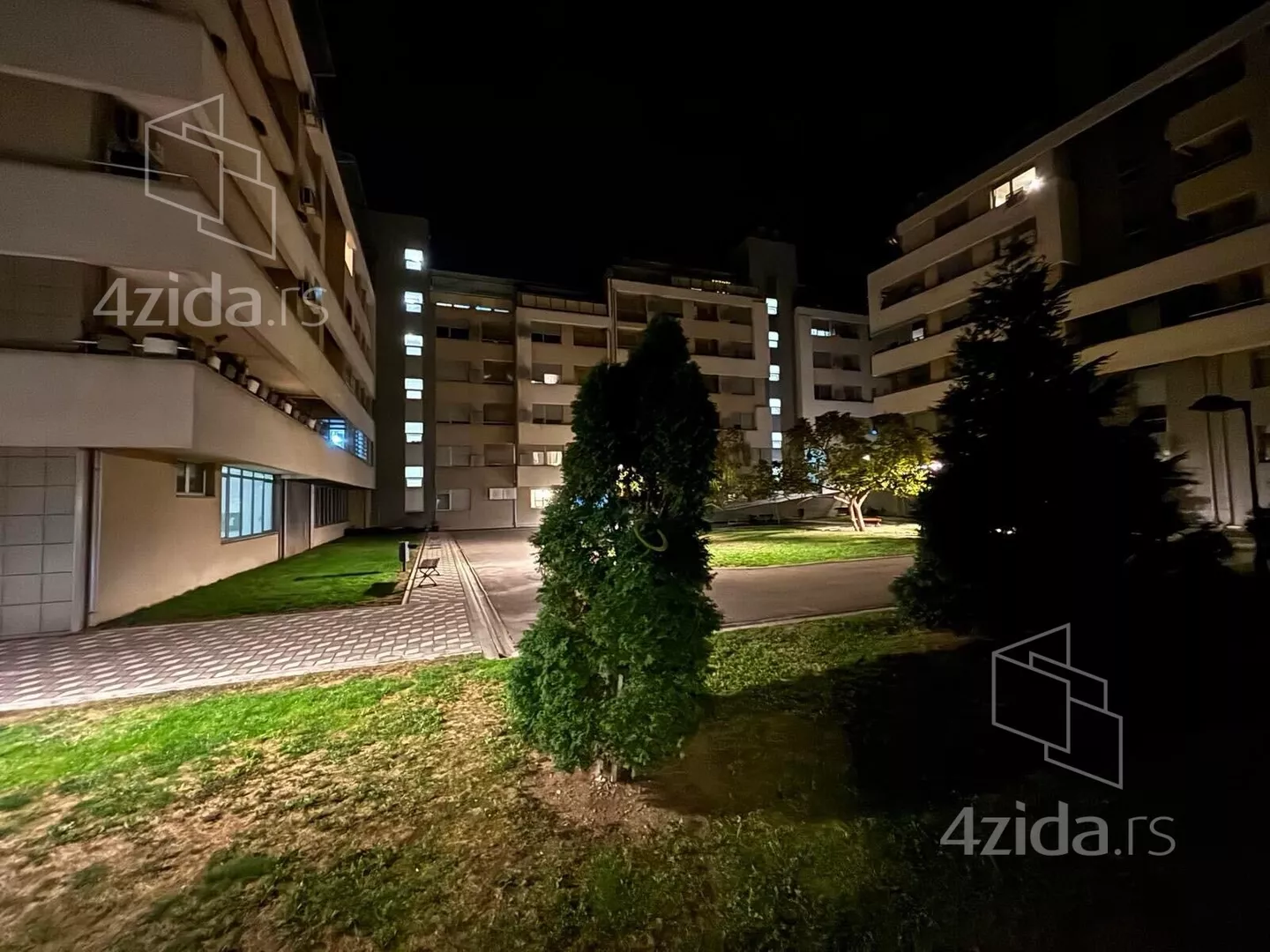 Dvoiposoban stan | 4zida