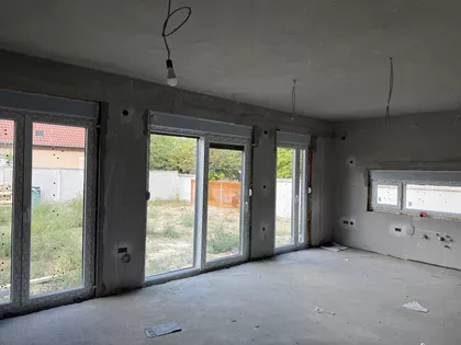Mali Radanovac | 4zida.rs