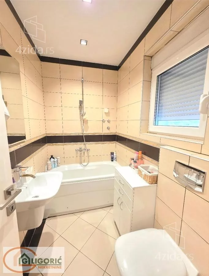 Petosoban stan | 4zida