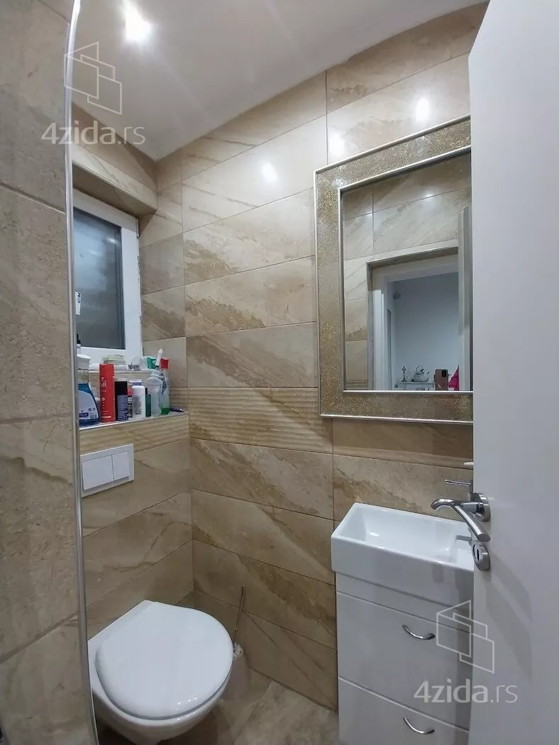 Petosoban stan | 4zida