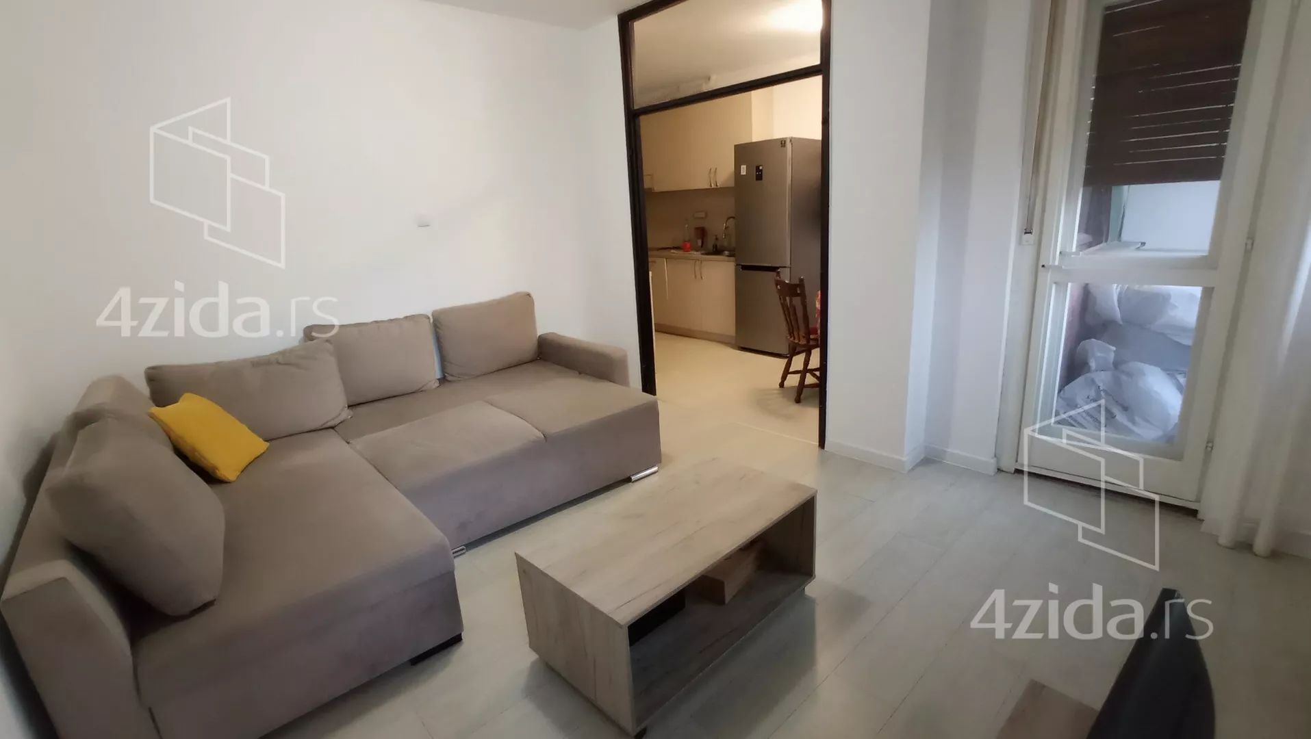 Dvoiposoban stan | 4zida