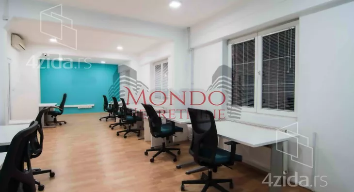 Poslovna zgrada | 4zida