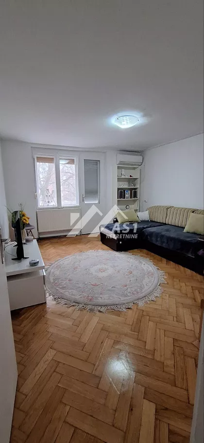 Olge Petrov | 4zida.rs