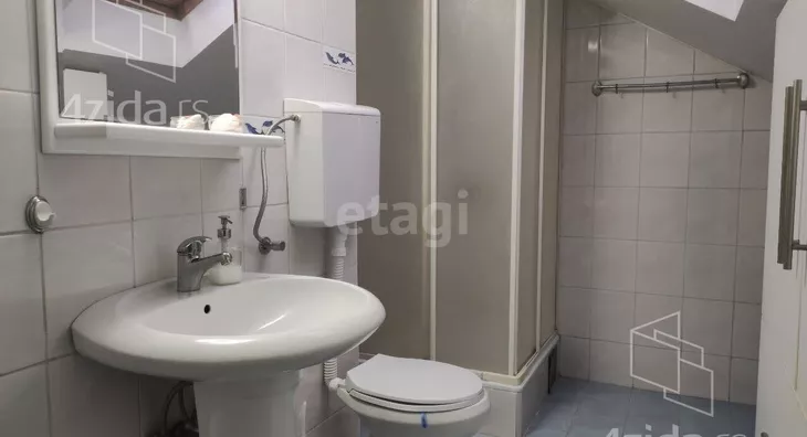 Četvoroiposoban stan | 4zida