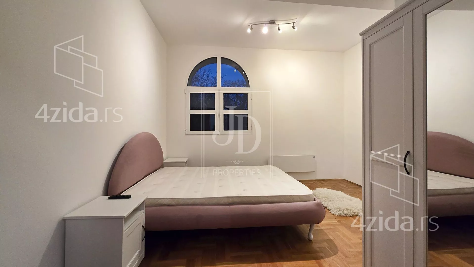 Petosoban stan | 4zida