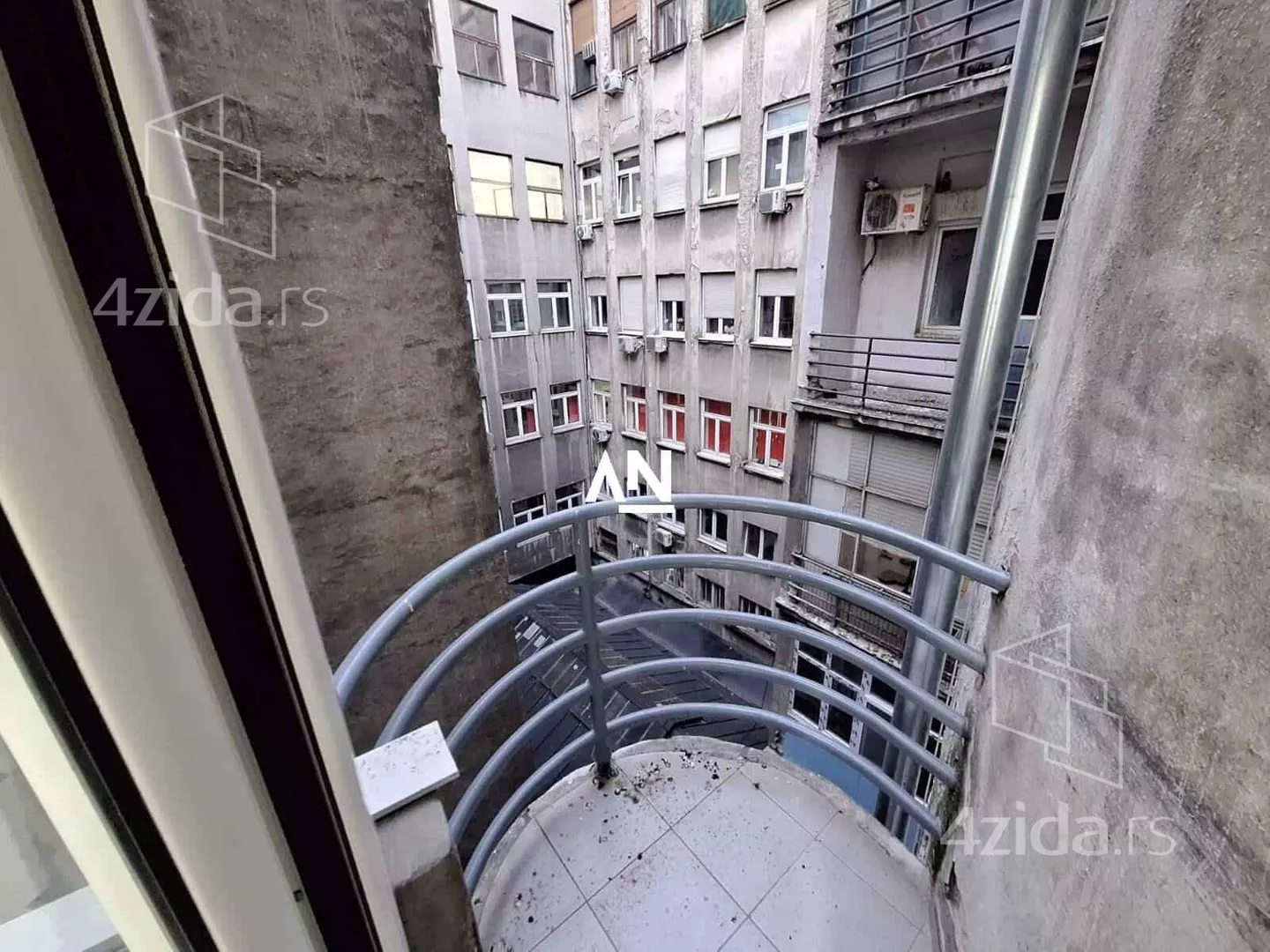 Petosoban stan | 4zida