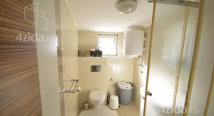 Četvoroiposoban stan | 4zida