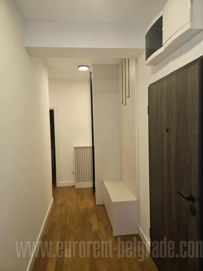 CRVENI KRST | 4zida.rs