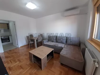 Prvomajska | 4zida.rs