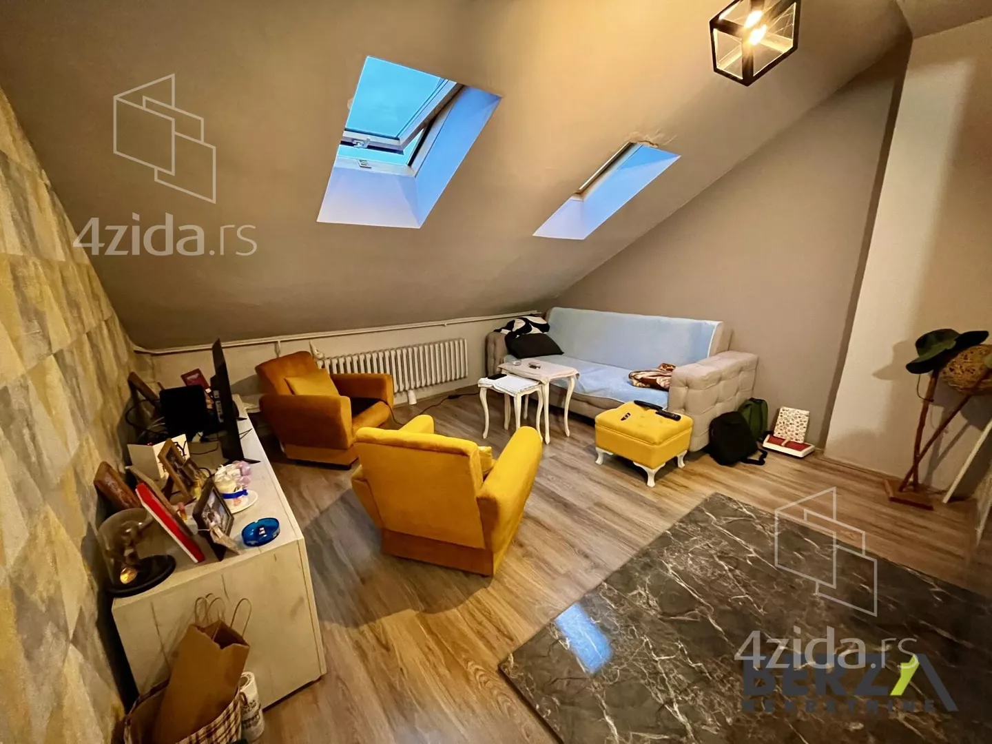 Jednoiposoban stan | 4zida