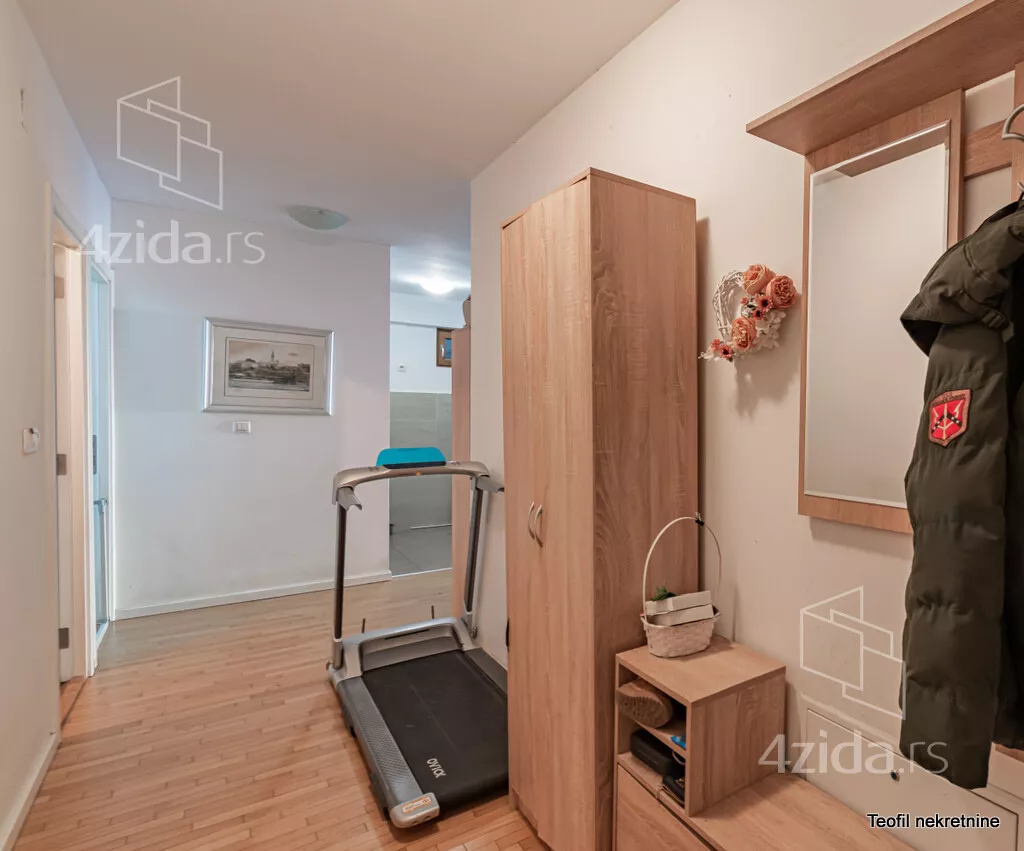 Troiposoban stan | 4zida