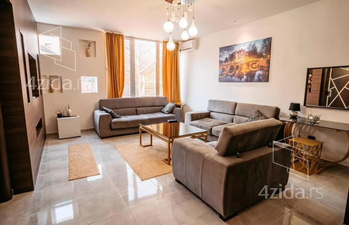 Turistički objekat | 4zida