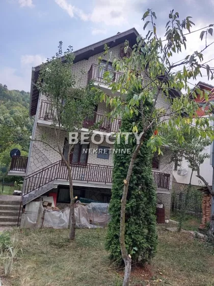 Selo Paleznica | 4zida.rs