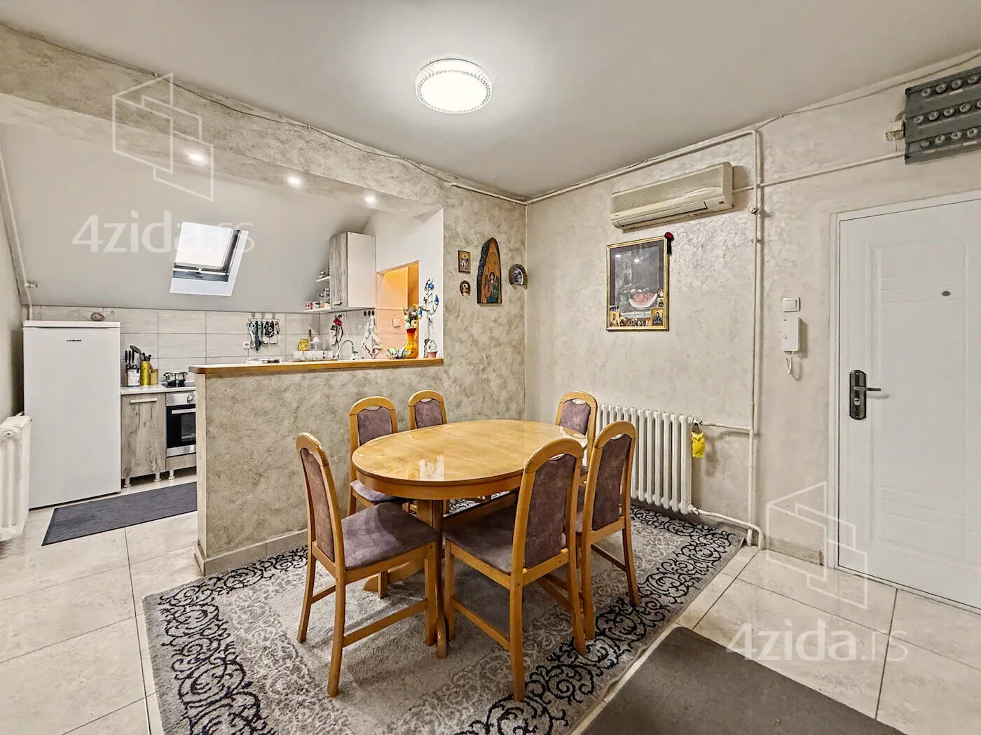 Dvoiposoban stan | 4zida