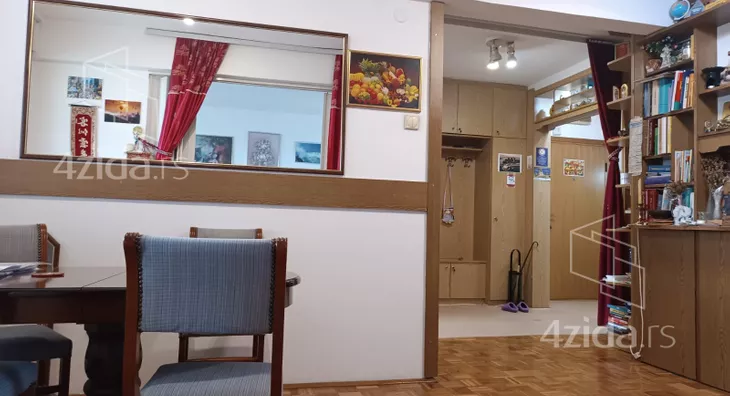 Troiposoban stan | 4zida