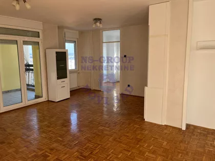 Bulevar Cara Lazara | 4zida.rs