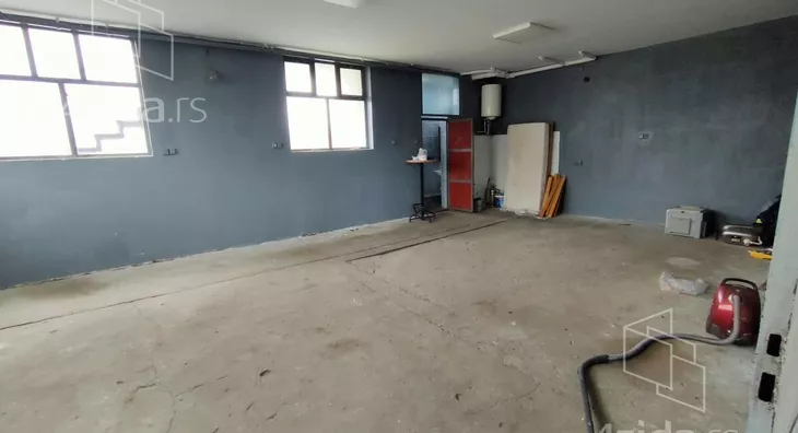 Poslovna zgrada | 4zida