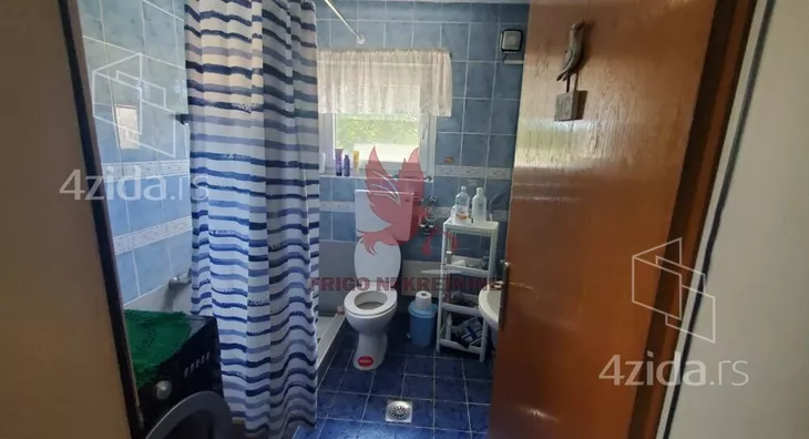 Šestoiposoban stan | 4zida