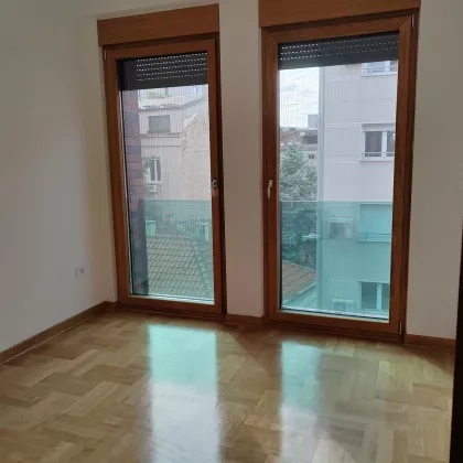 Zahumska bb | 4zida.rs