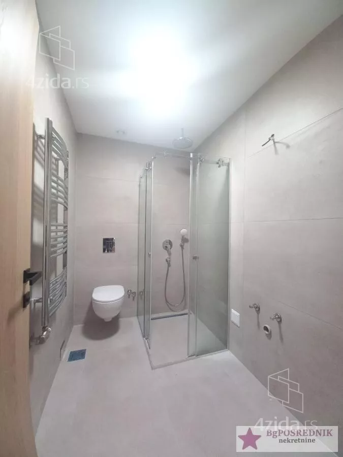 Šestosoban stan | 4zida