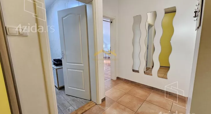 Petosoban stan | 4zida