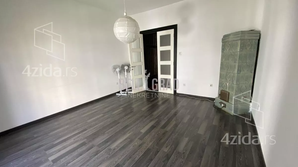 Šestosoban stan | 4zida