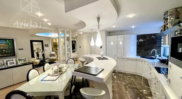 Petoiposoban stan | 4zida