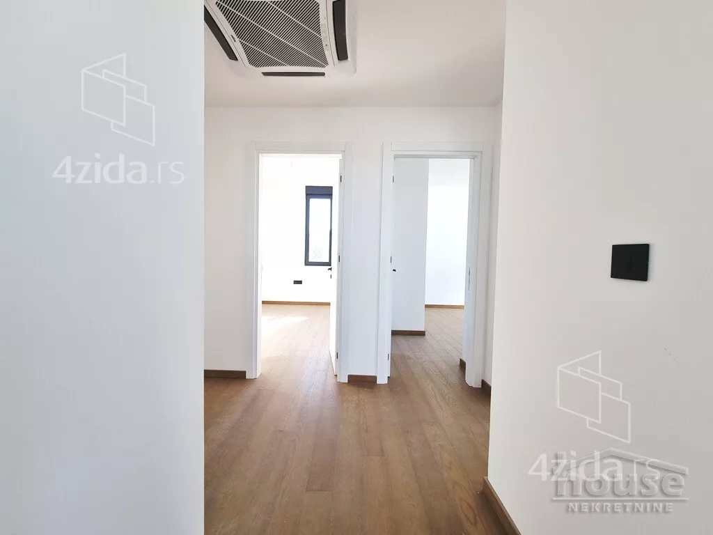 Četvoroiposoban stan | 4zida