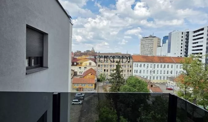Sedmosoban stan | 4zida