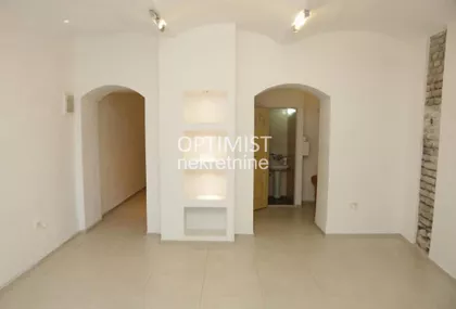 Cara Uroša | 4zida.rs