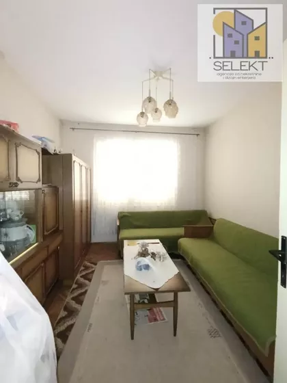 Okolne lokacije | 4zida.rs