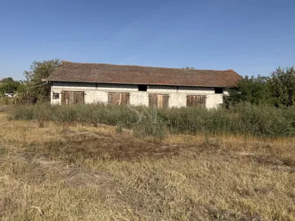 Okolne lokacije | 4zida.rs