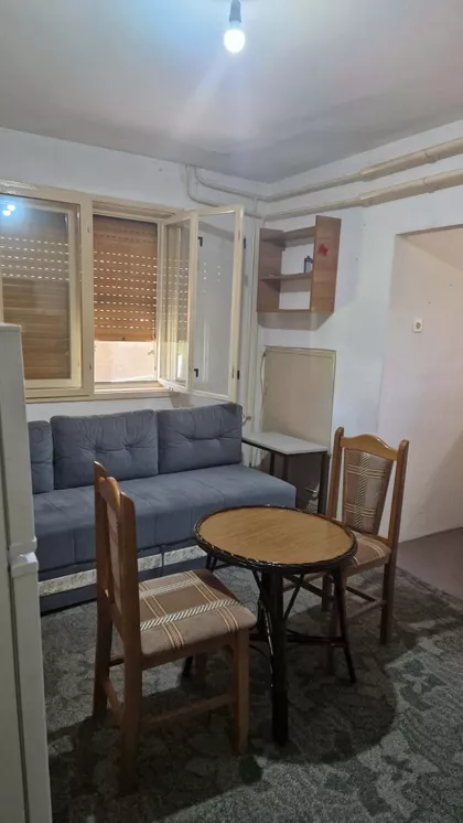 Svetog Rafaila Šišatovačkog 15 | 4zida.rs