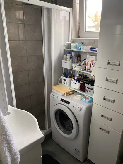 Tina Ujevića | 4zida.rs