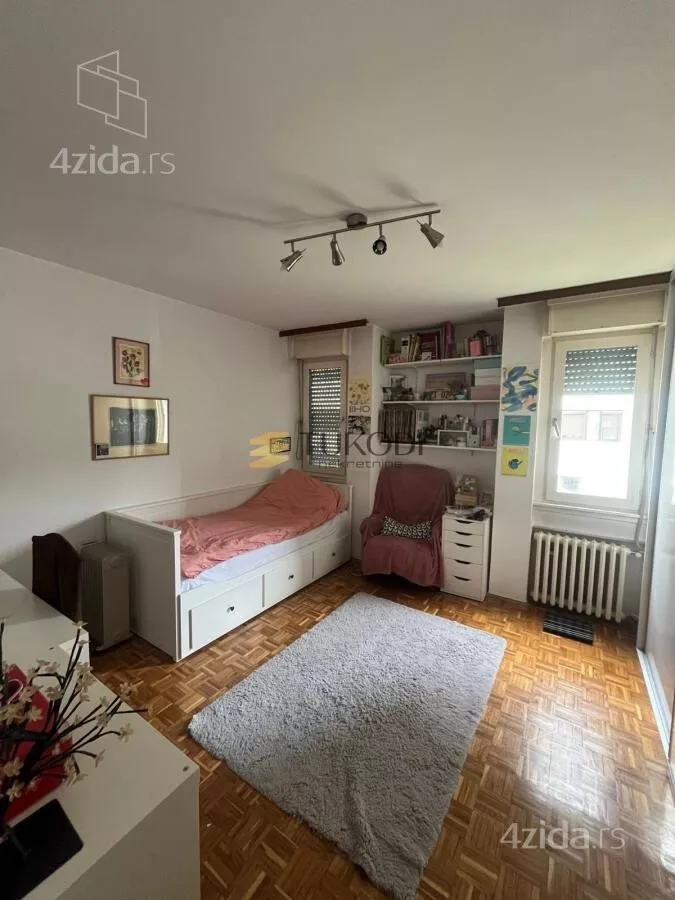 Troiposoban stan | 4zida