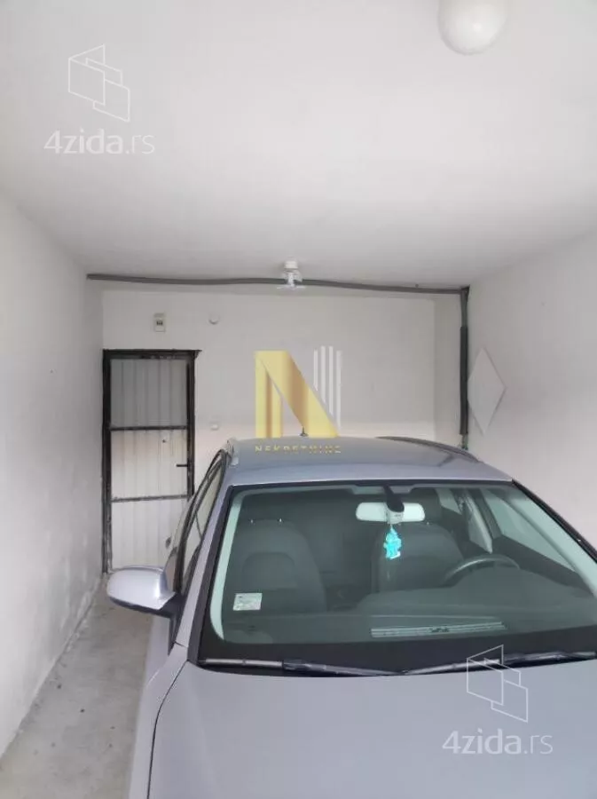 Garaža | 4zida