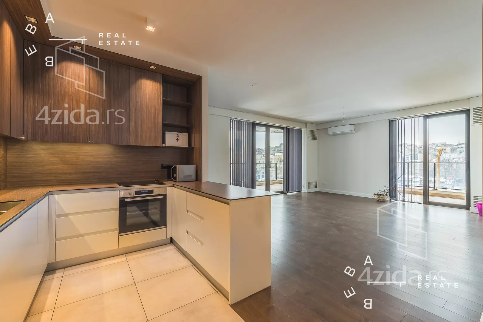 Petosoban stan | 4zida