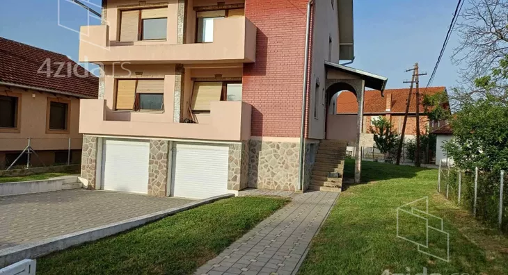 3-etažna kuća | 4zida