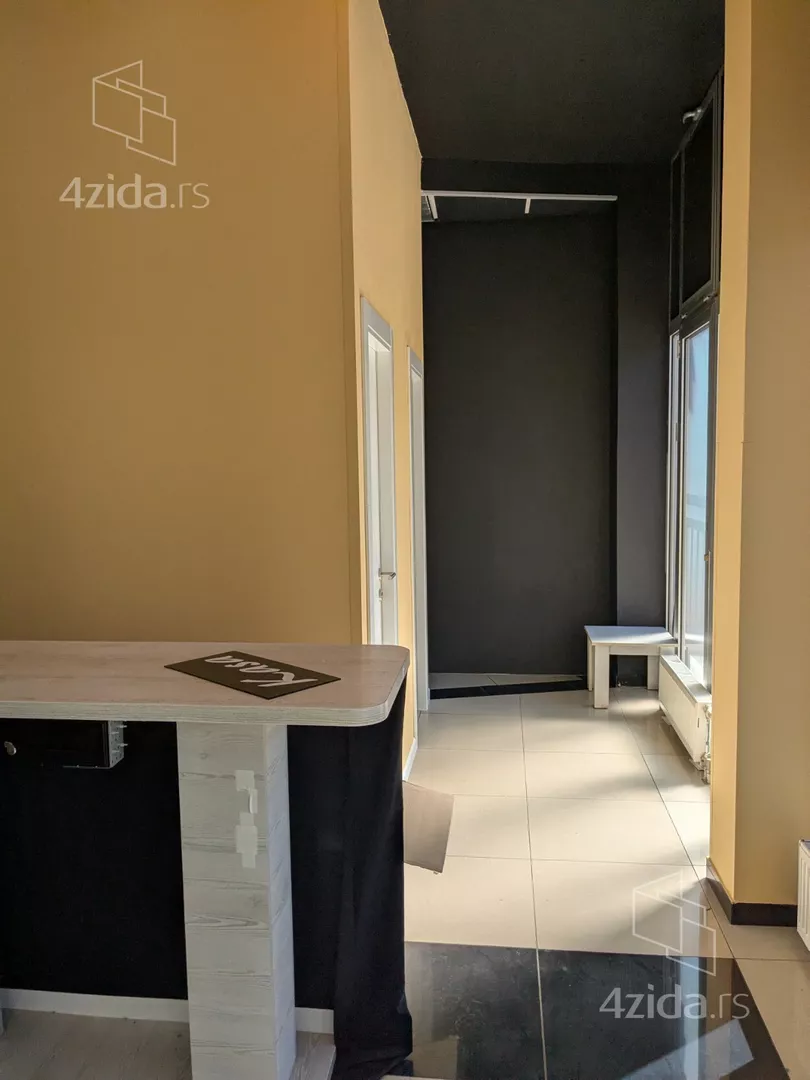 Lokal | 4zida