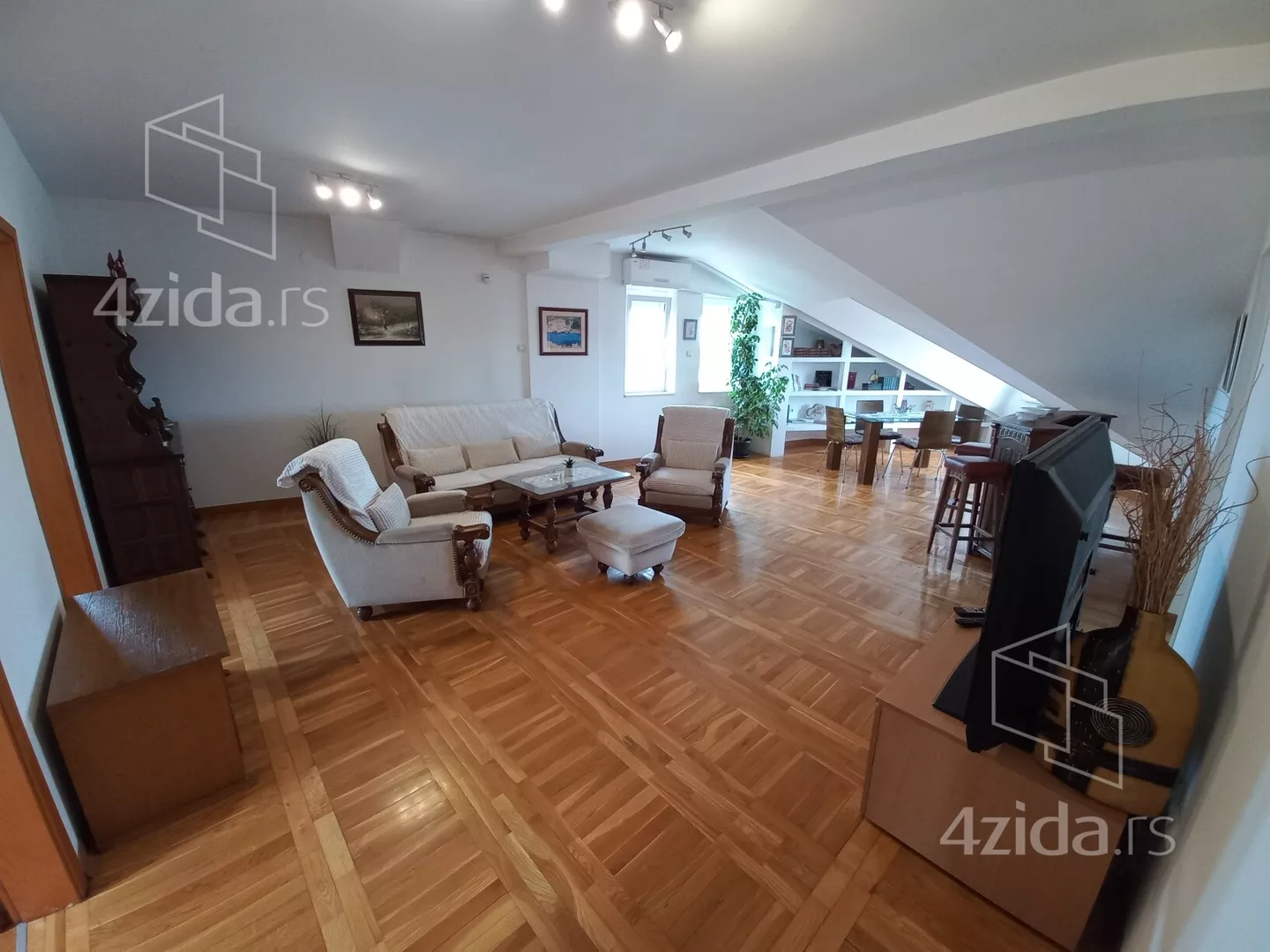 Četvorosoban stan | 4zida