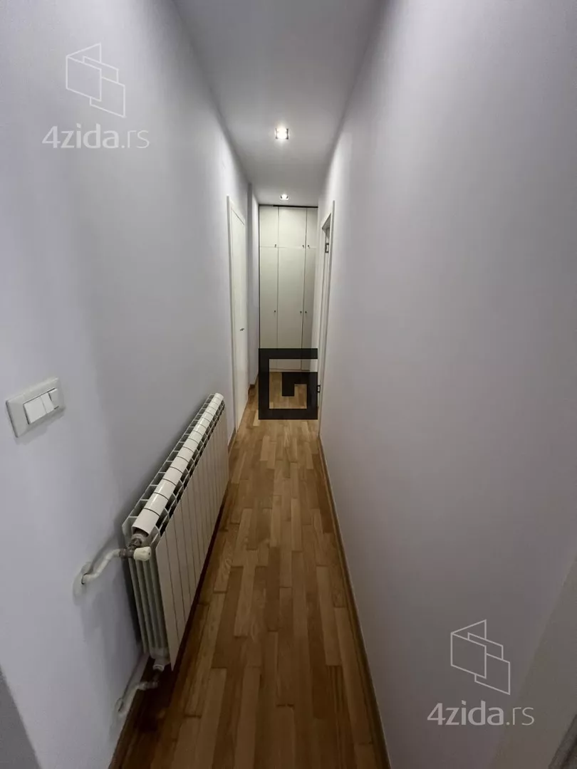 Četvoroiposoban stan | 4zida