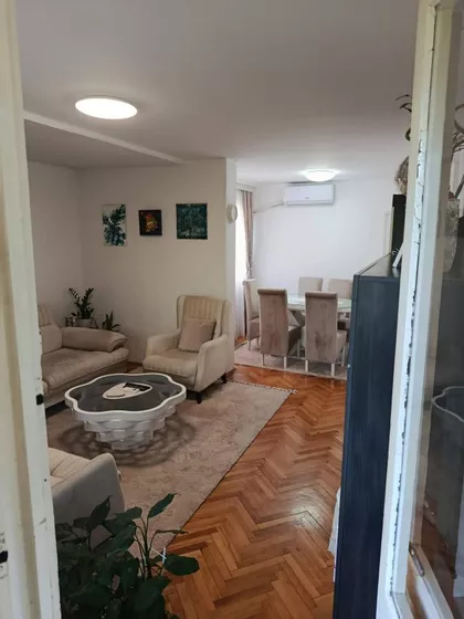 Dom Zdravlja | 4zida.rs