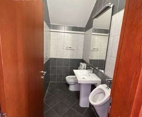 5-etažna kuća | 4zida