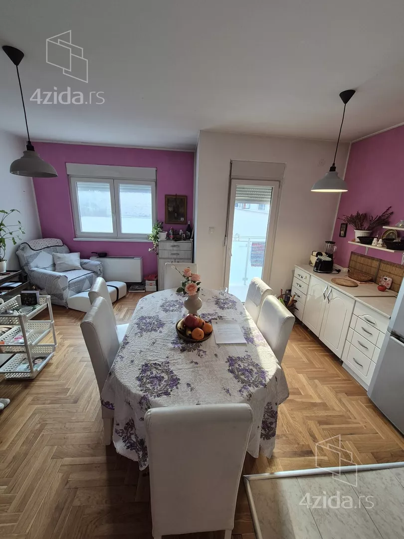 Troiposoban stan | 4zida