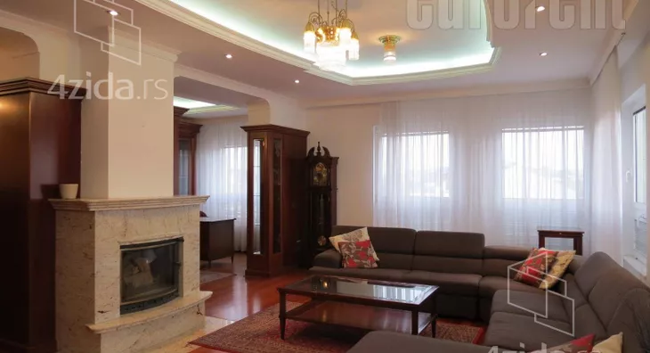 Šestosoban stan | 4zida